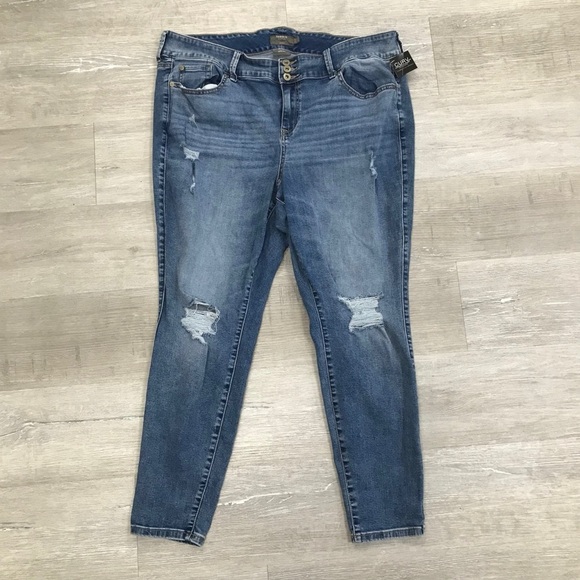 Torrid High Rise Distressed Jeggings - Size 22 - Picture 1 of 3